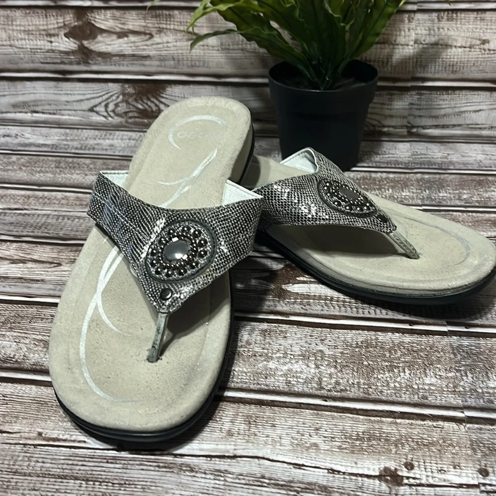 Obeo Brisa Elegant Black and Gray Beaded Women's Sandals Thong Size 9